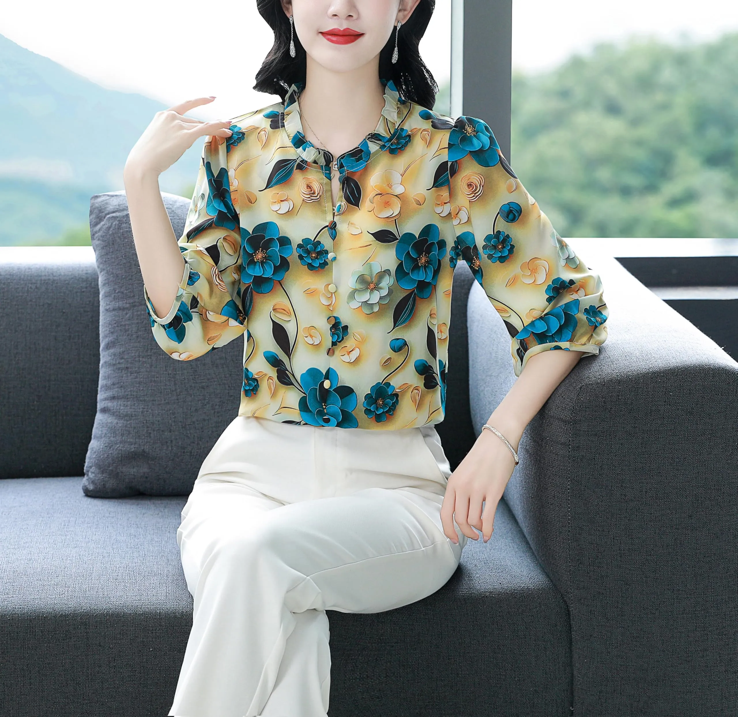 Floral Print Puff Sleeve Button Top