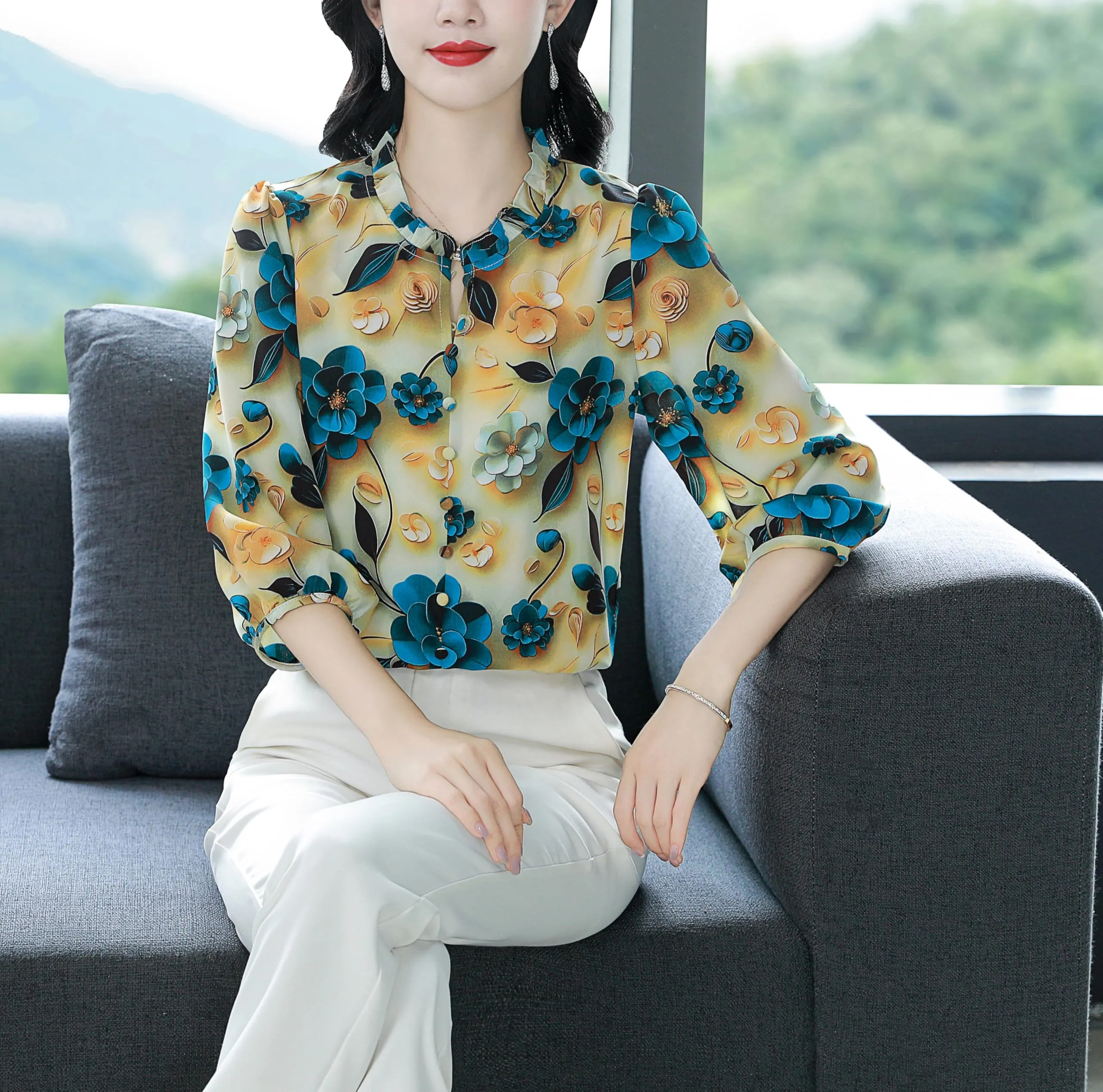 Floral Print Puff Sleeve Button Top