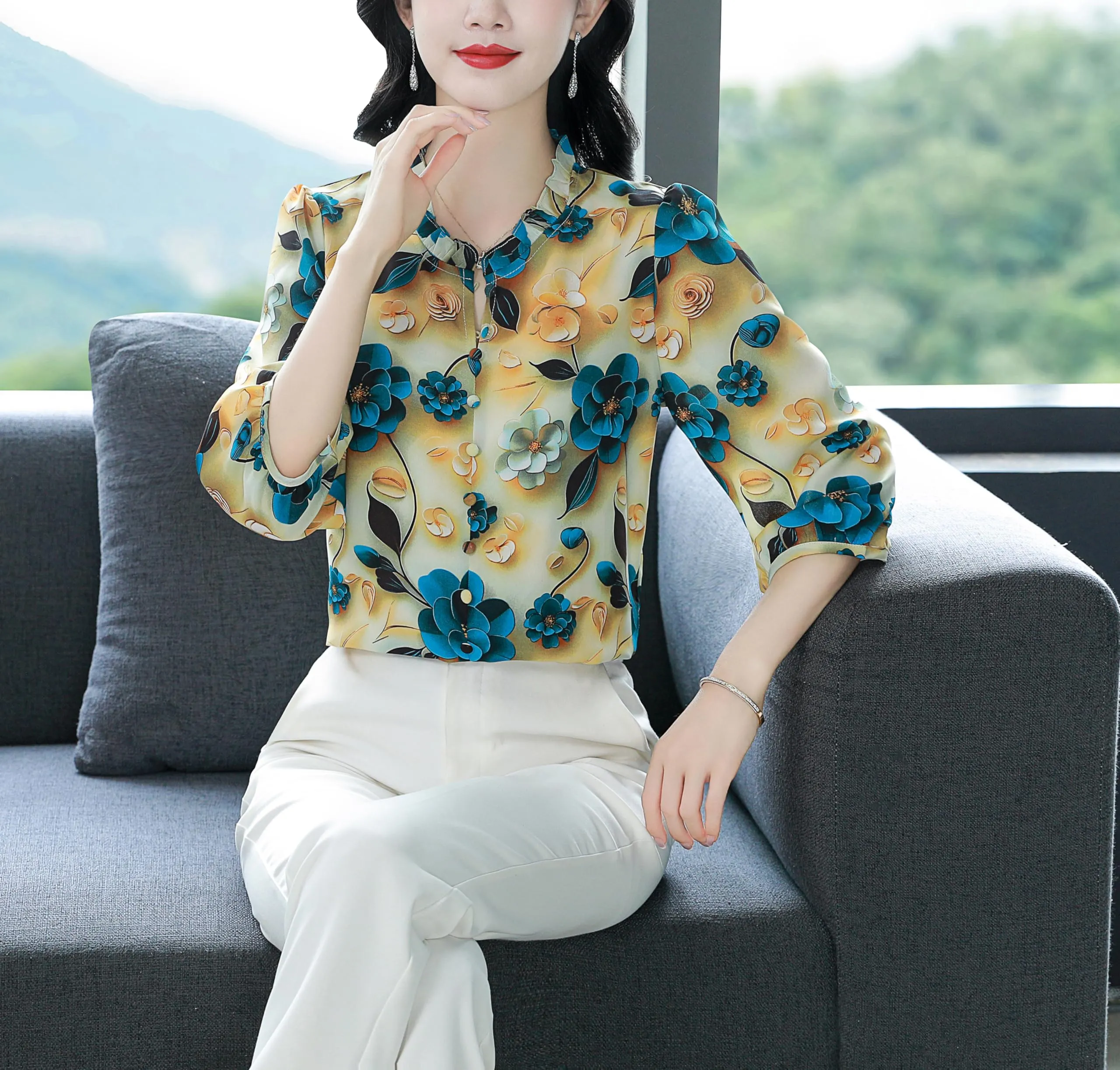 Floral Print Puff Sleeve Button Top