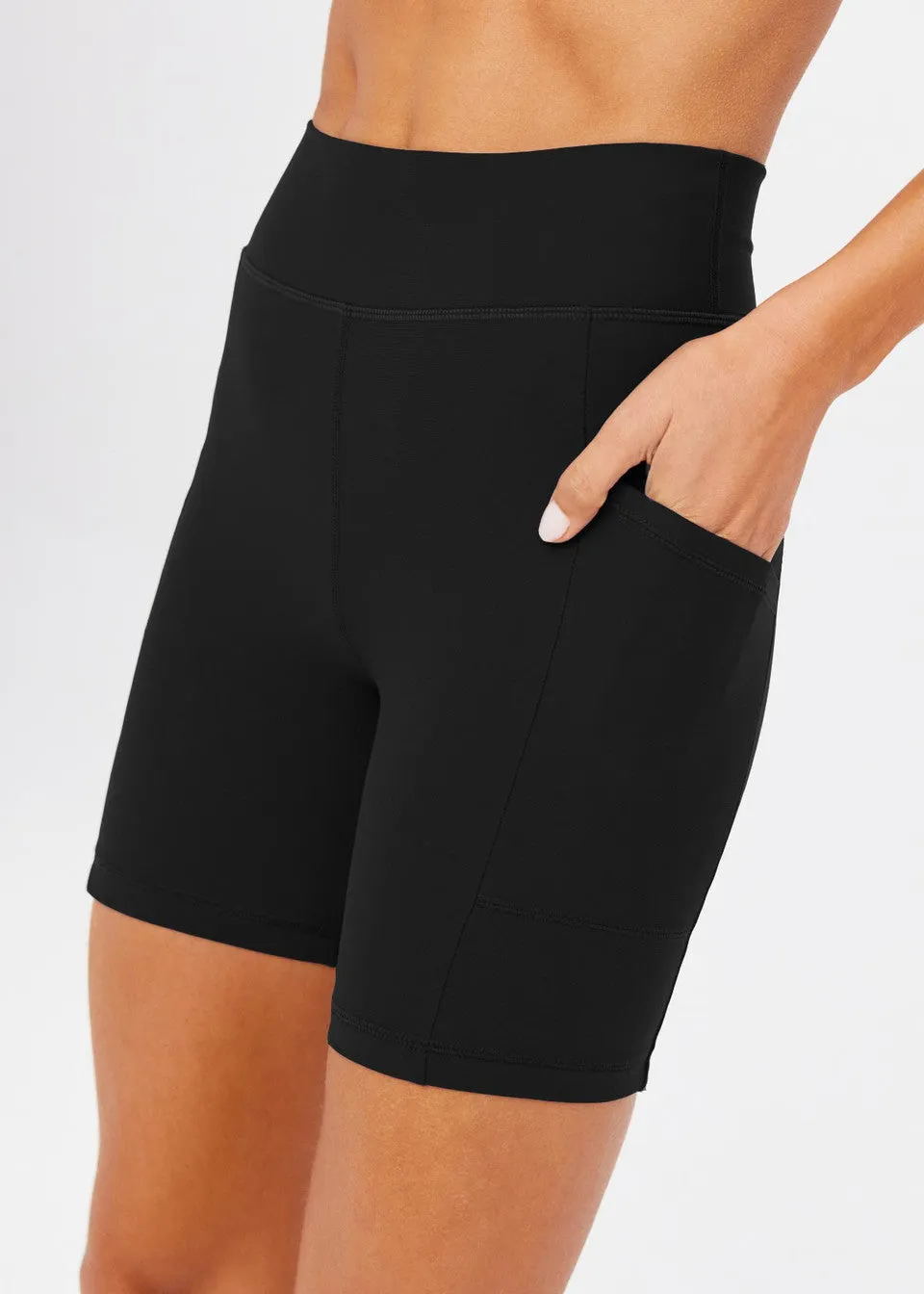 Peached 6" Pocket Spin Short | Black